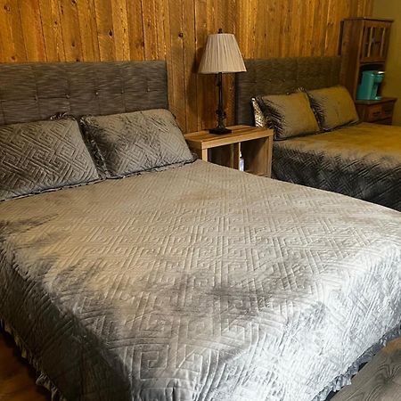 Parkway Yellowstone Guest House Room #1 Gardiner Bagian luar foto