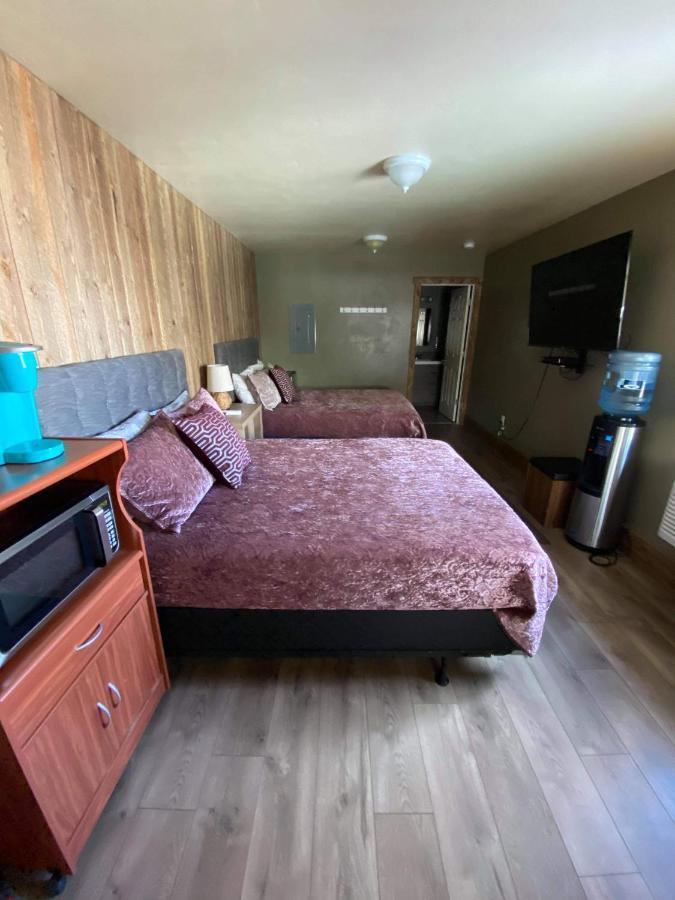 Parkway Yellowstone Guest House Room #1 Gardiner Bagian luar foto