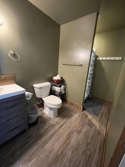 Parkway Yellowstone Guest House Room #1 Gardiner Bagian luar foto