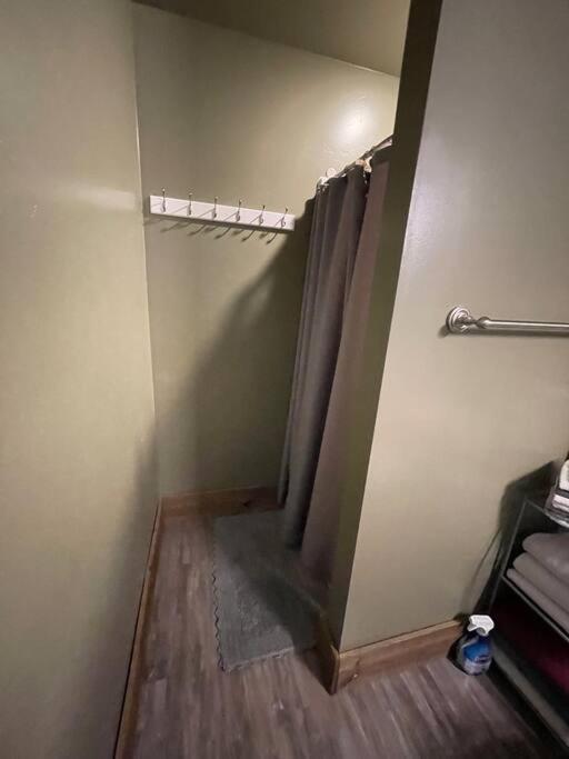 Parkway Yellowstone Guest House Room #1 Gardiner Bagian luar foto