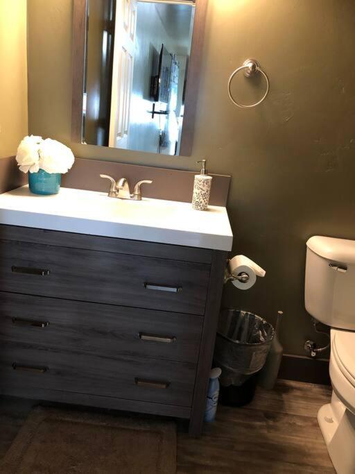 Parkway Yellowstone Guest House Room #1 Gardiner Bagian luar foto