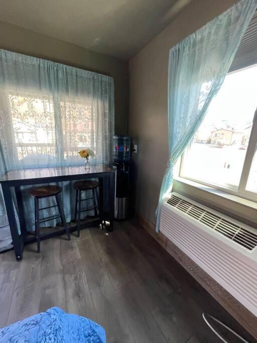 Parkway Yellowstone Guest House Room #1 Gardiner Bagian luar foto