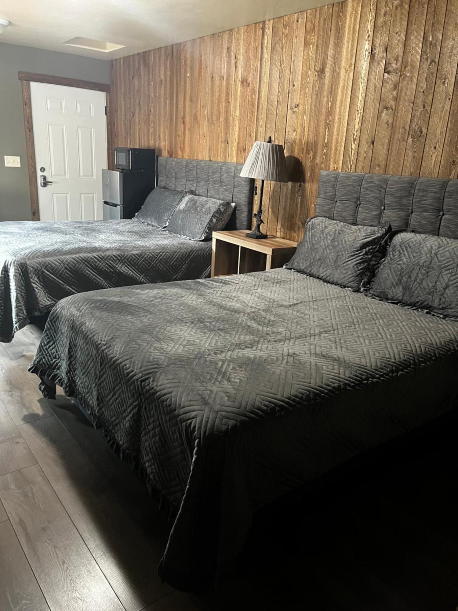 Parkway Yellowstone Guest House Room #1 Gardiner Bagian luar foto