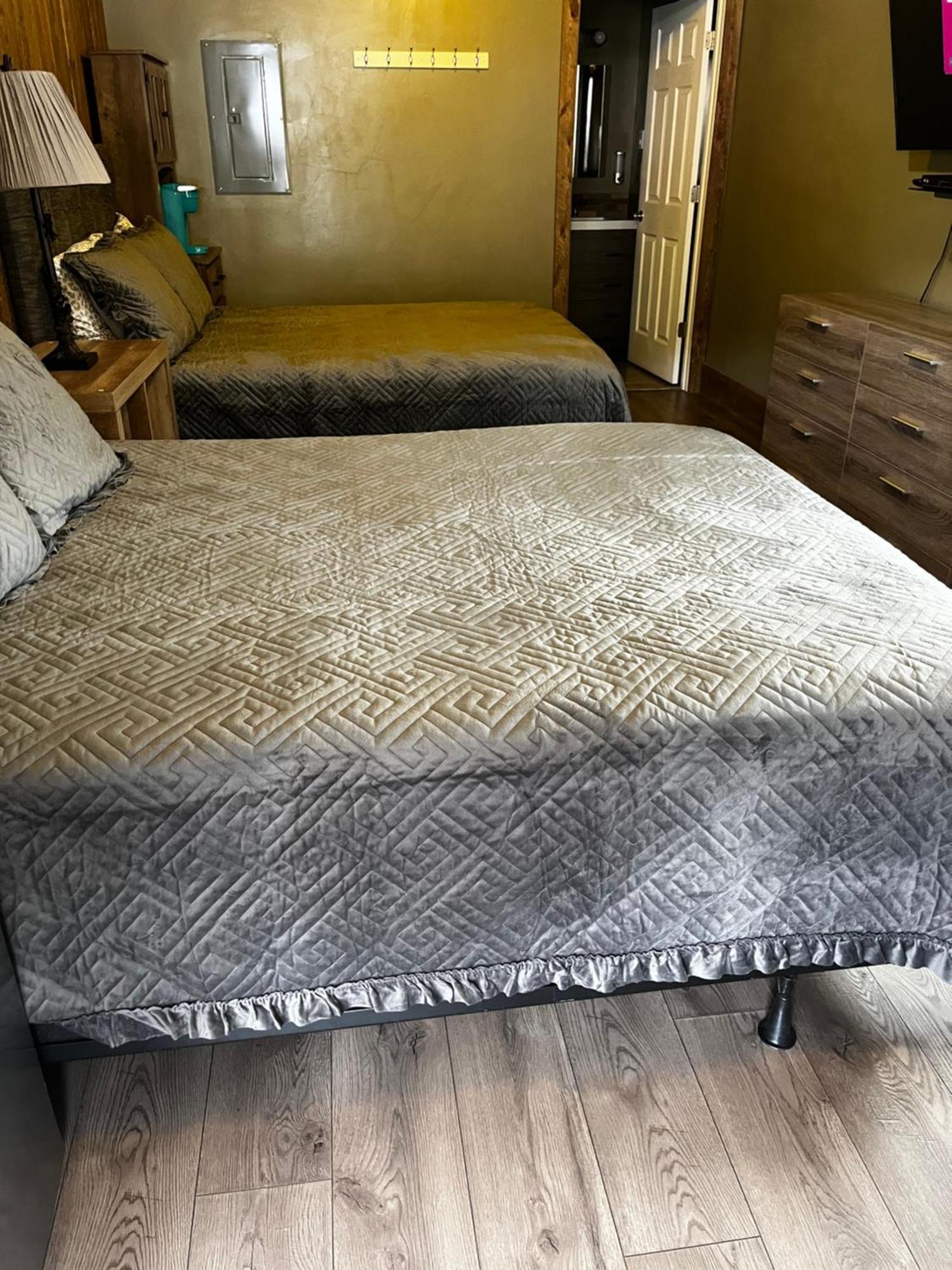 Parkway Yellowstone Guest House Room #1 Gardiner Bagian luar foto