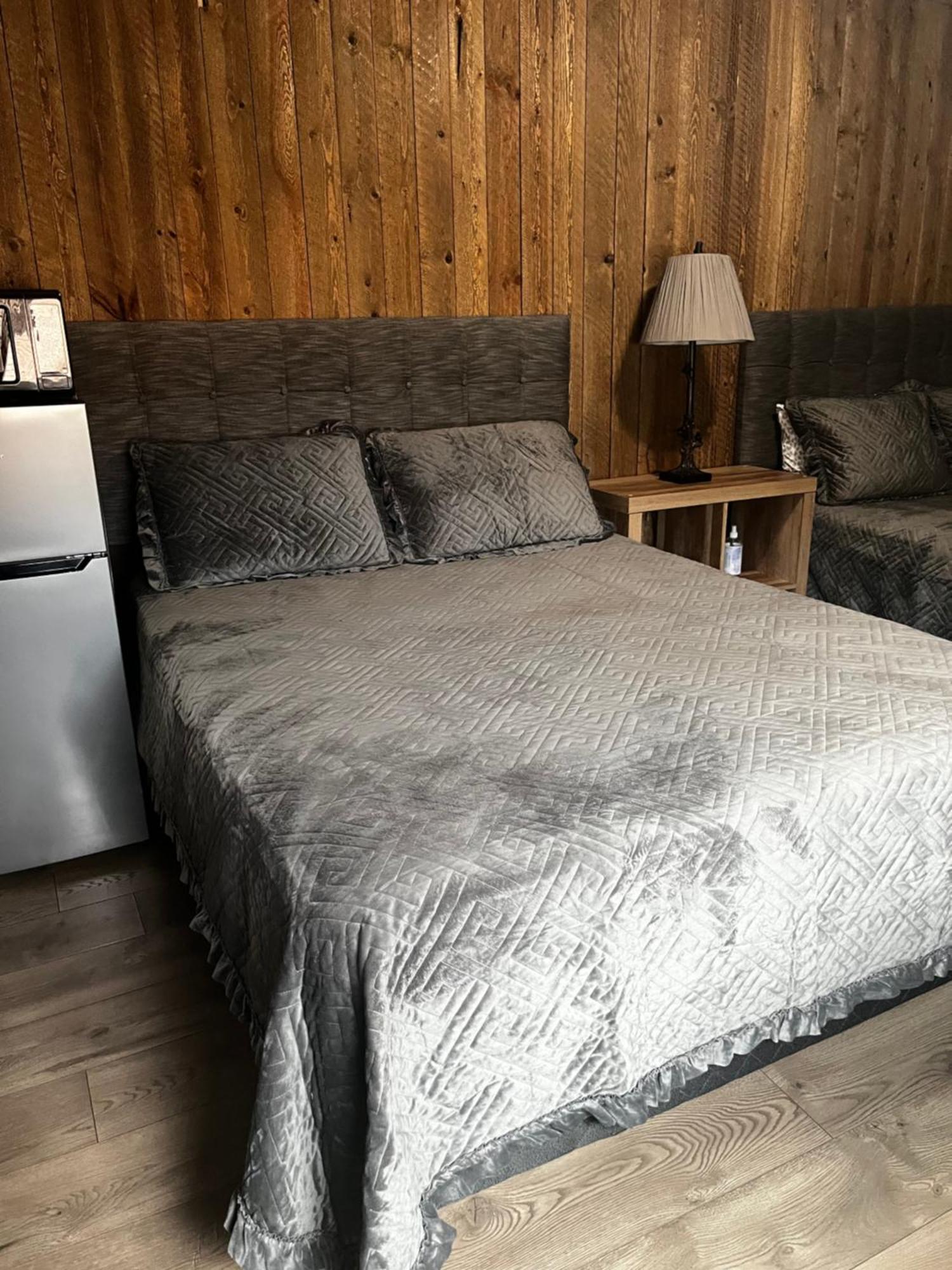 Parkway Yellowstone Guest House Room #1 Gardiner Bagian luar foto